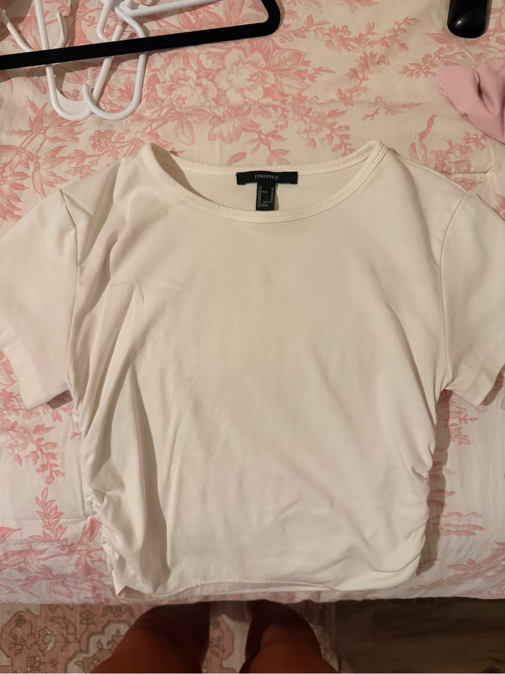 Forever 21 White Short-Sleeve Scoop Neck Tee